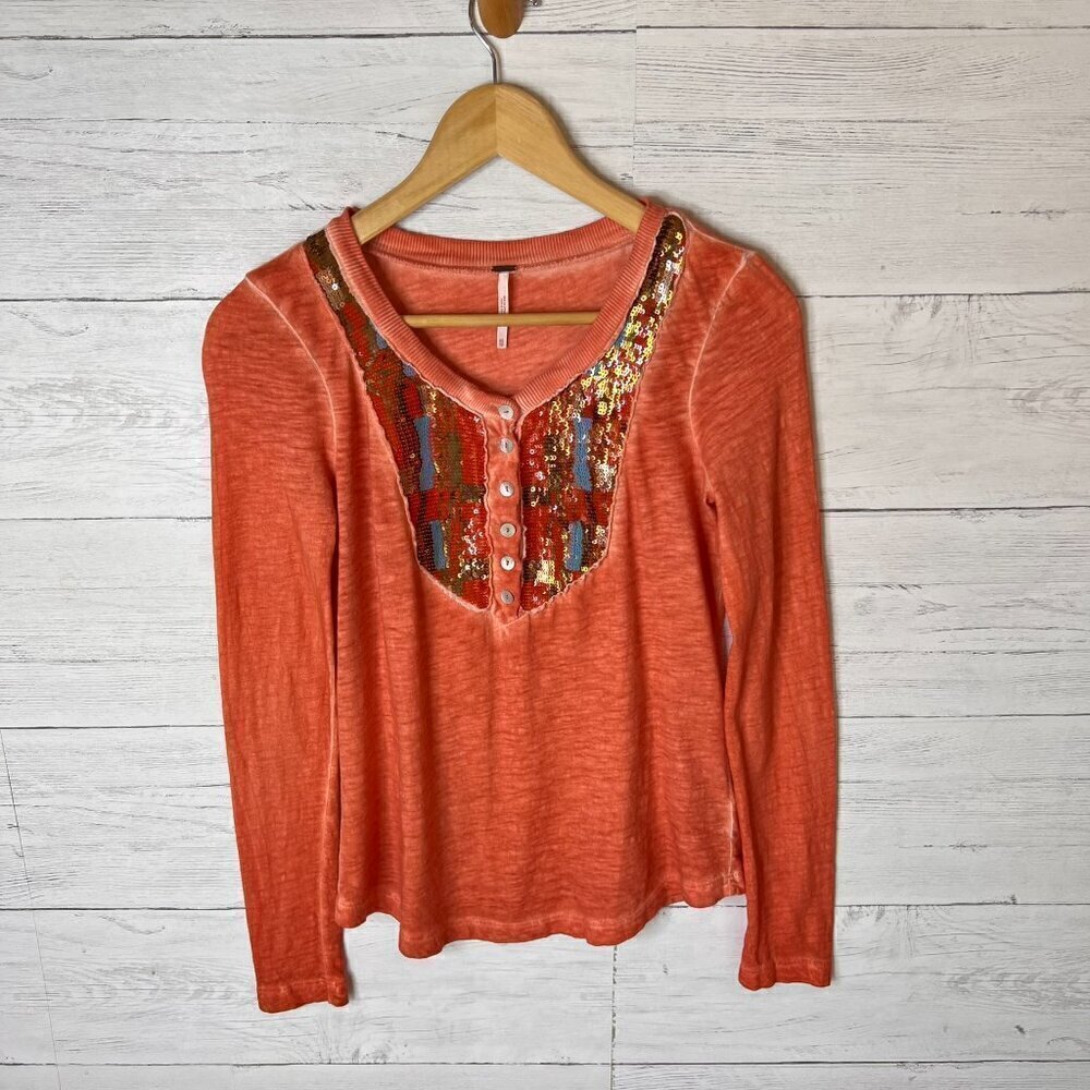 Free People Top Womens SZ XS Coral Tiger Eyes Sequin Long Sleeve Henley Bohemian - Picture 4 of 16